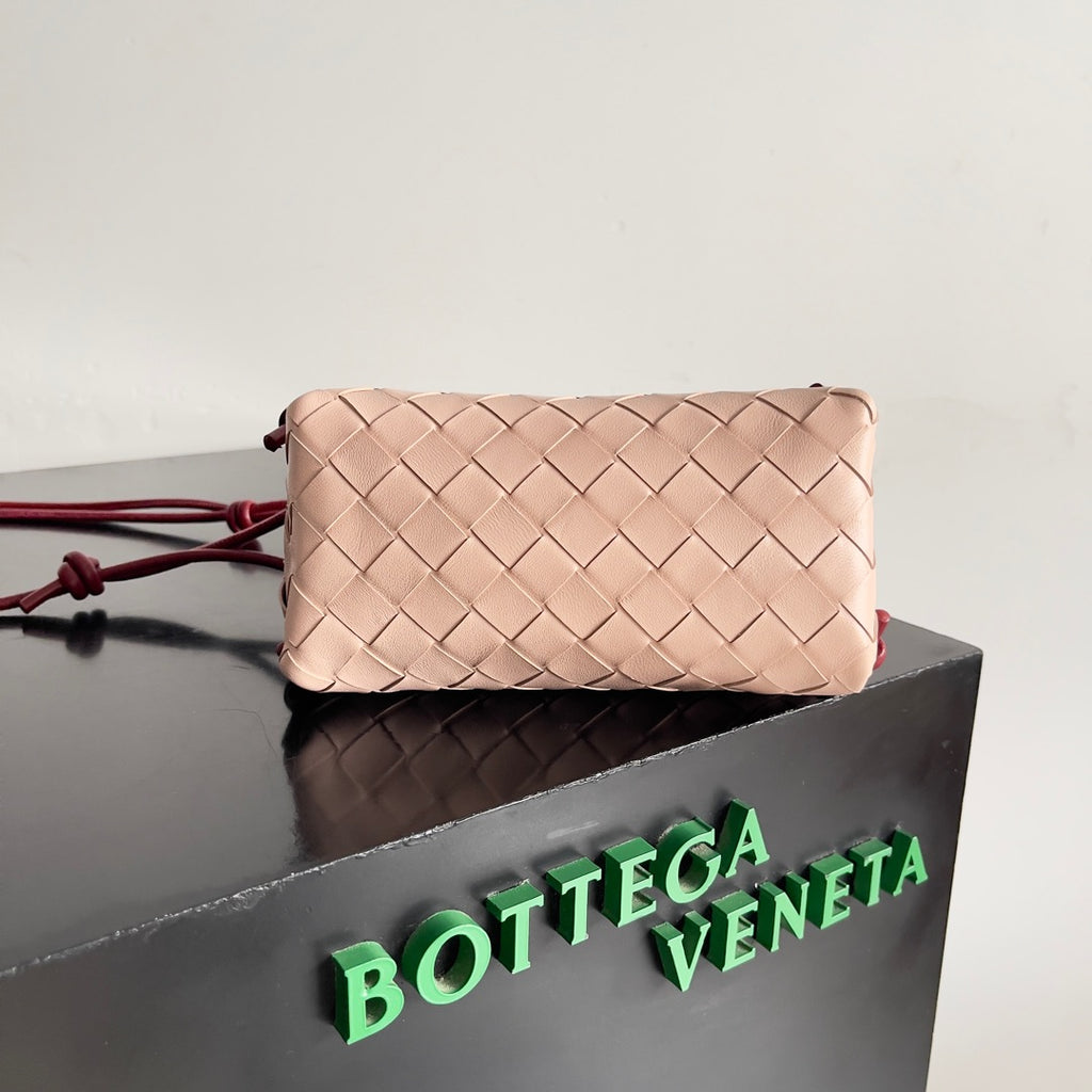 Bottega Veneta 794258 Black & Red Pouch Bag - detail image 3