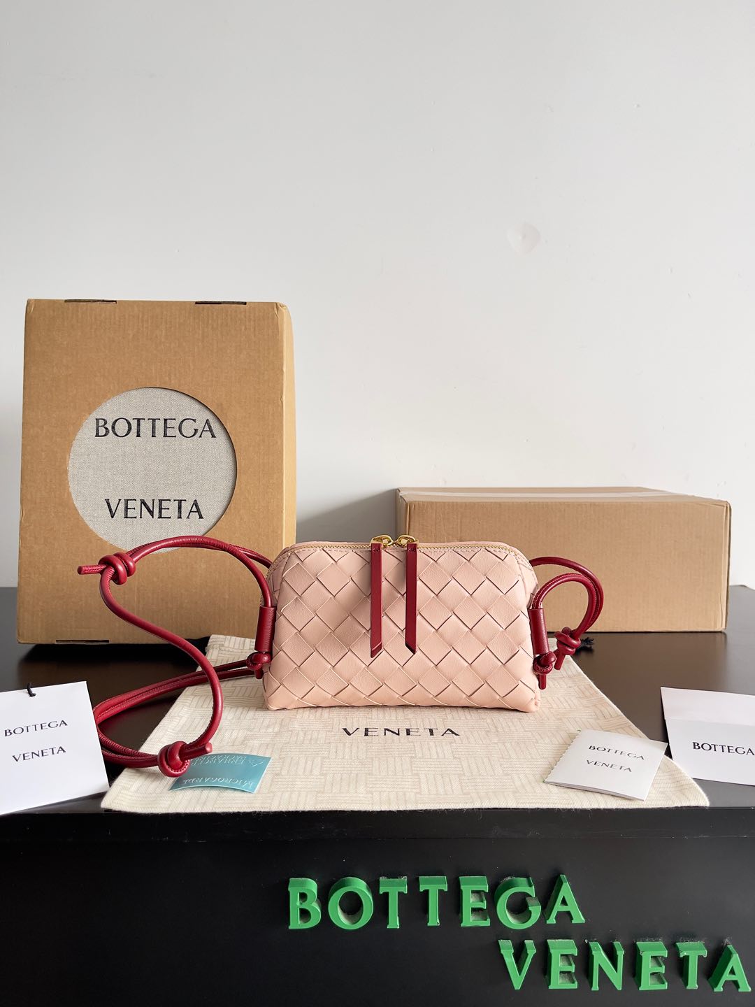 Bottega Veneta Red Designer Handbag Edition 44