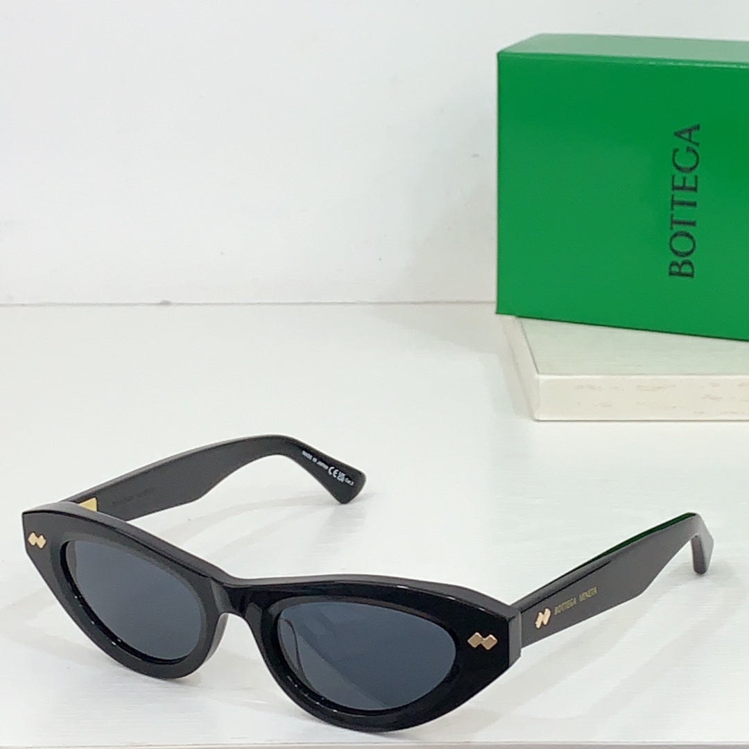 Bottega Veneta BV1350S Green Designer Sunglasses 50-21-145 mm - detail image 2