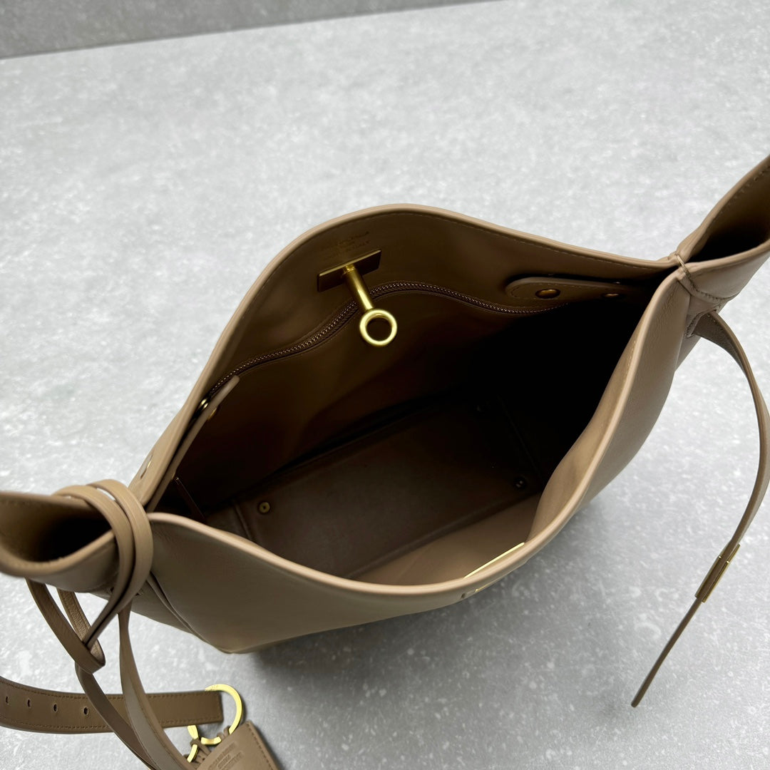 Balenciaga 92881SMALL Black & Red Hobo Bag - detail image 8