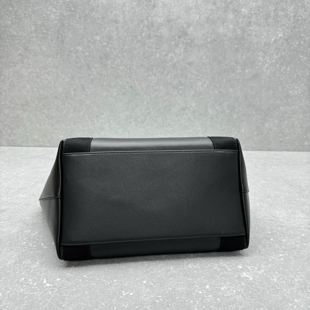 Balenciaga 92884SIZE Black Designer Handbag - detail image 4