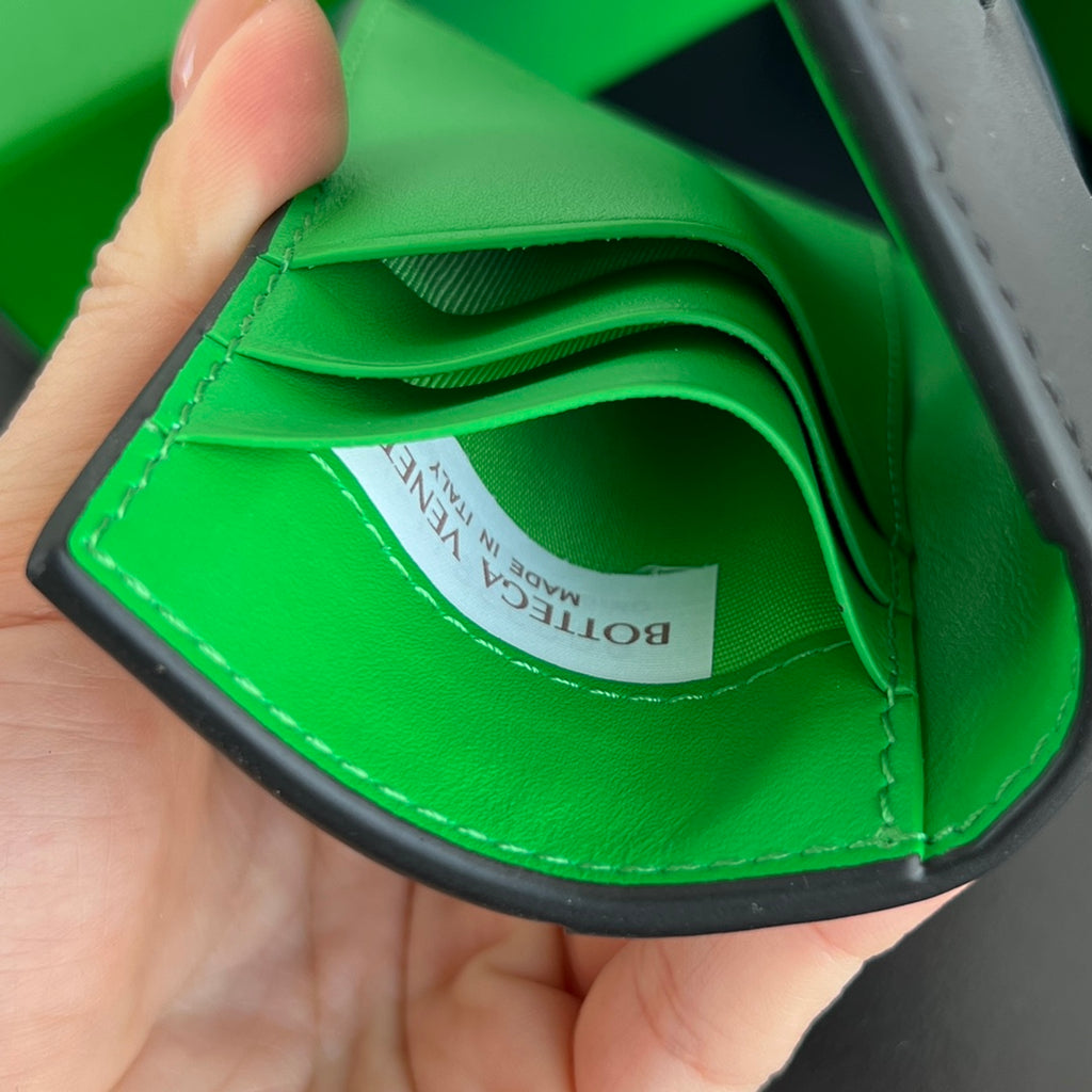 Bottega Veneta Black & Green Card Holder Edition 6 - detail image 8