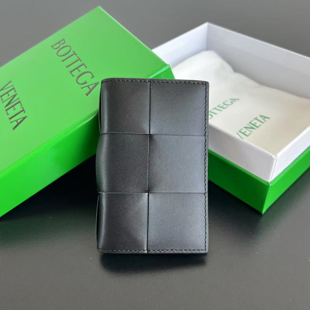 Bottega Veneta Black & Green Card Holder Edition 6