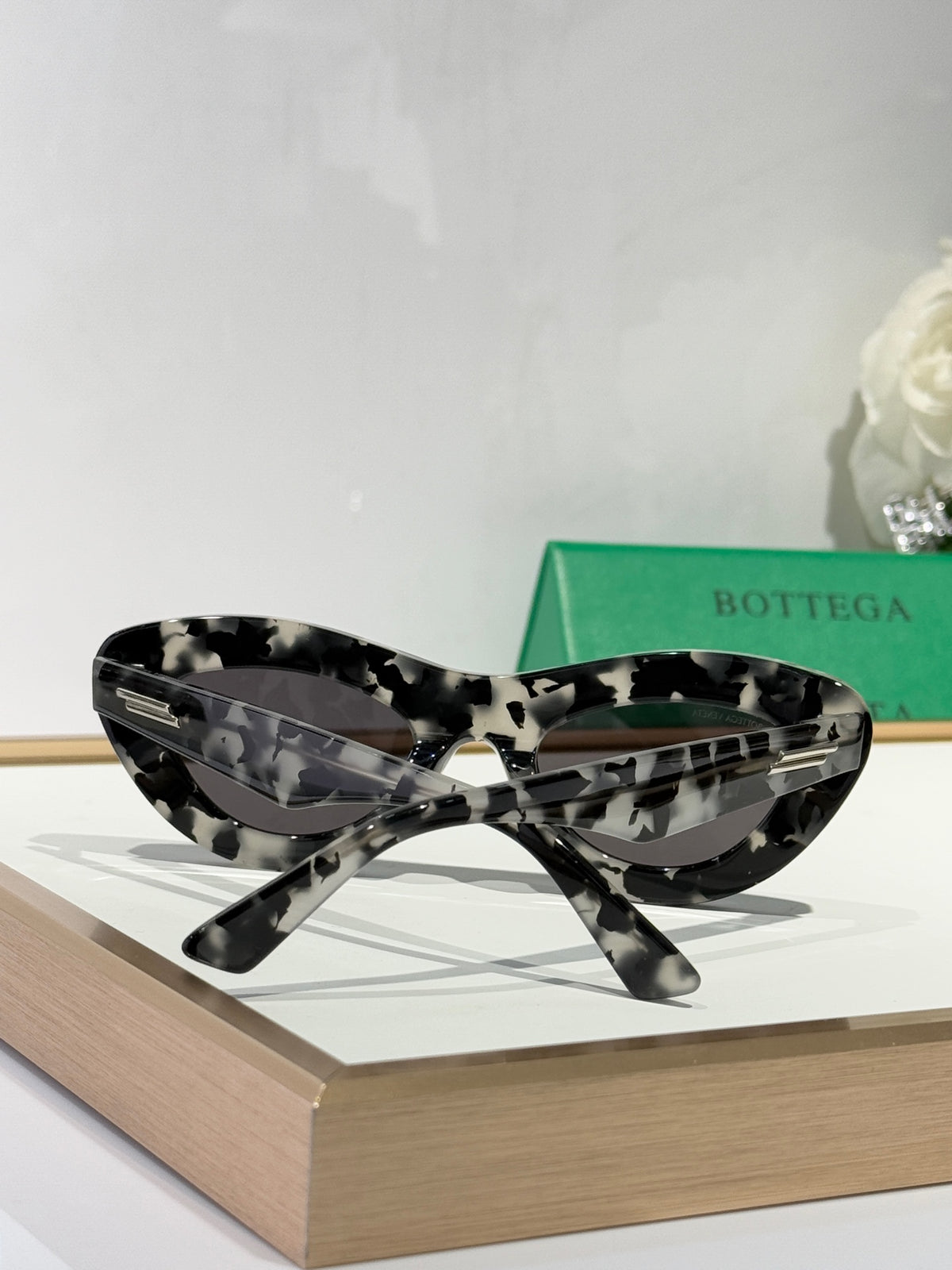 Bottega Veneta BV1325S Green & Rose Gold Designer Sunglasses 51-22-140 mm - detail image 7