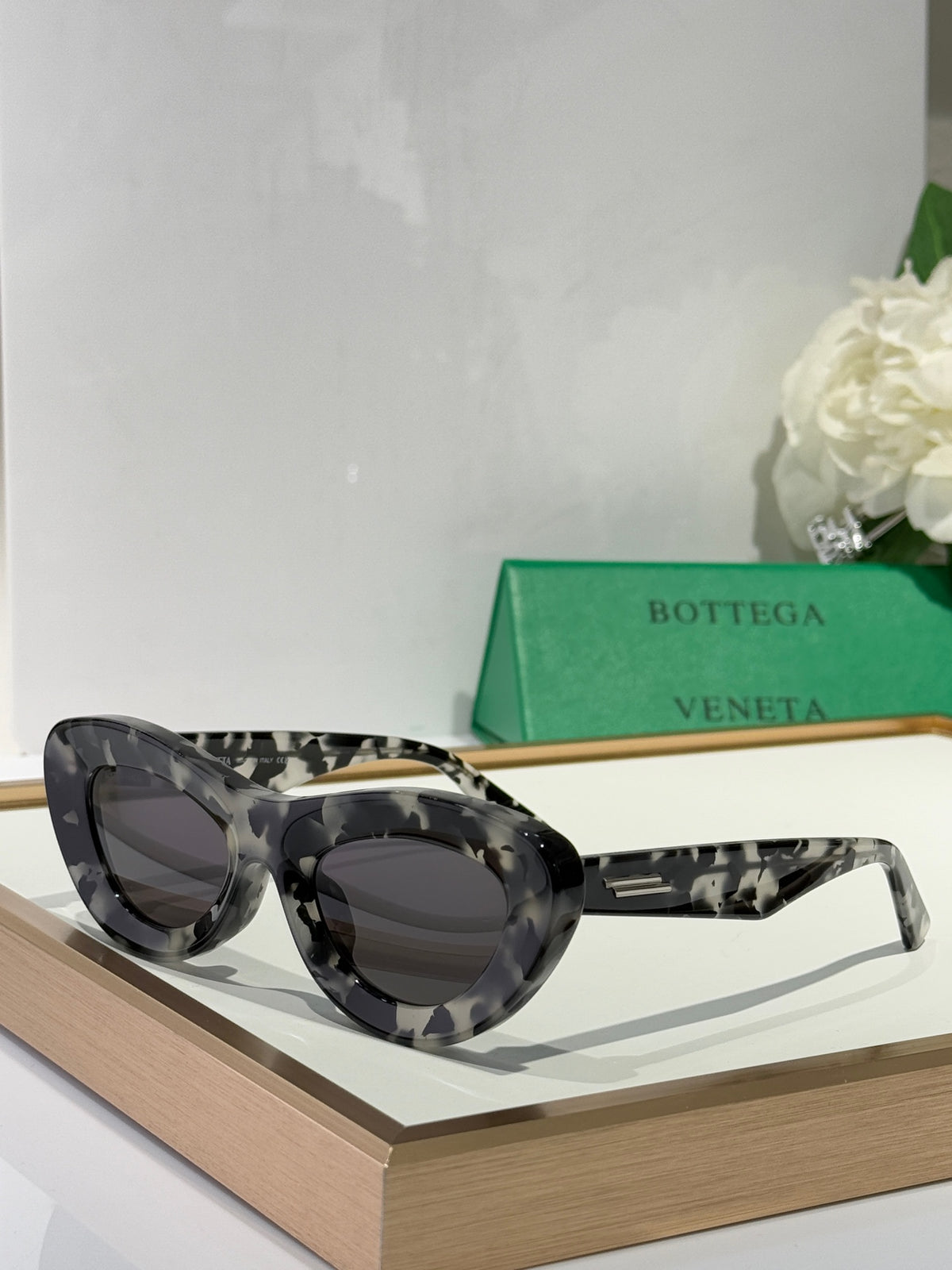 Bottega Veneta BV1325S Green & Rose Gold Designer Sunglasses 51-22-140 mm - detail image 3