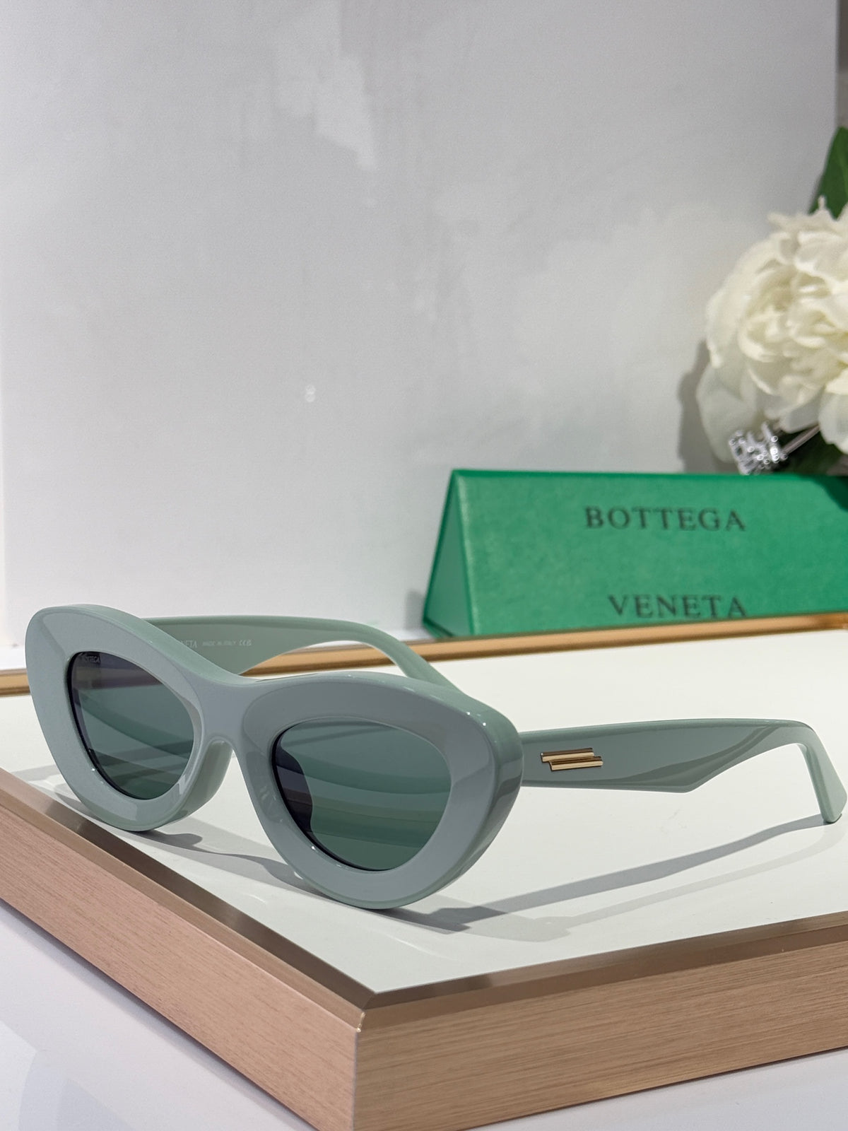 Bottega Veneta BV1325S Green & Rose Gold Designer Sunglasses 51-22-140 mm - detail image 2