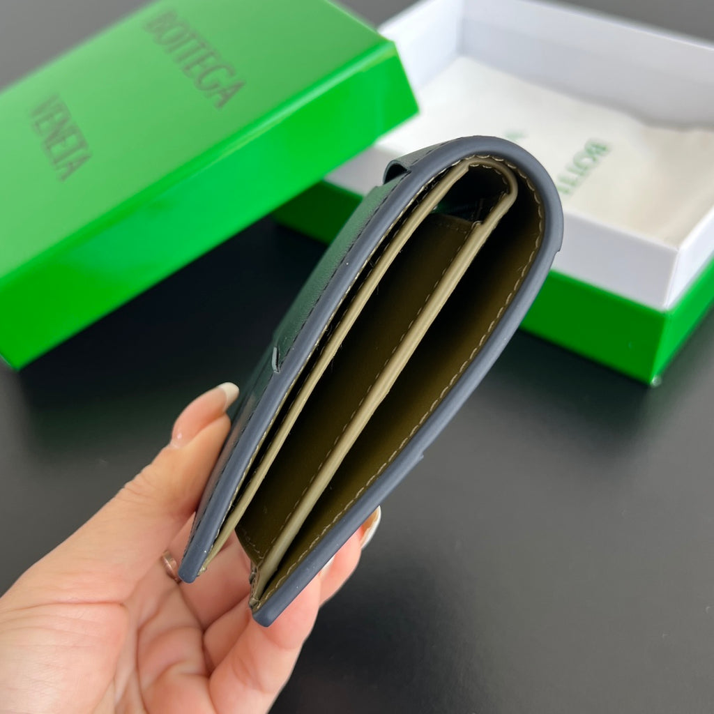 Bottega Veneta Black & Green Coin Purse Edition 23 - detail image 3