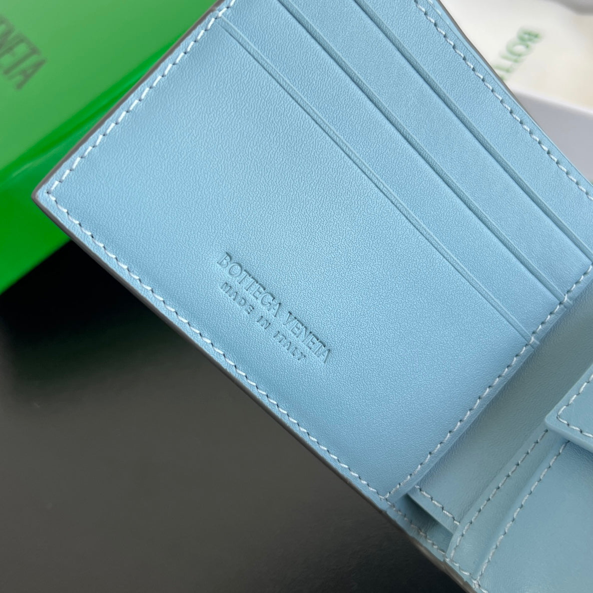 Bottega Veneta Black & Green Coin Purse Edition 21 - detail image 8