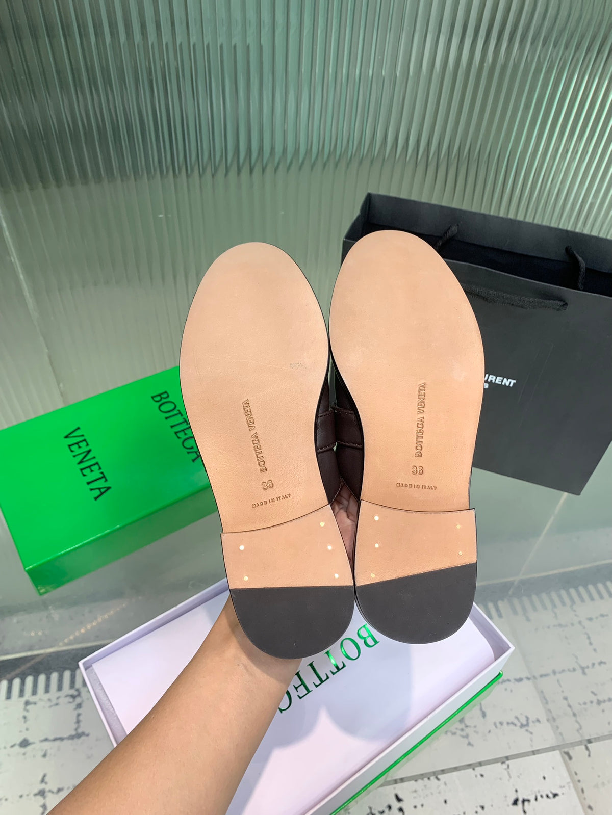 Bottega Veneta 40.41.42 Black & Green Slides EU 35-42 Edition 2 - detail image 9