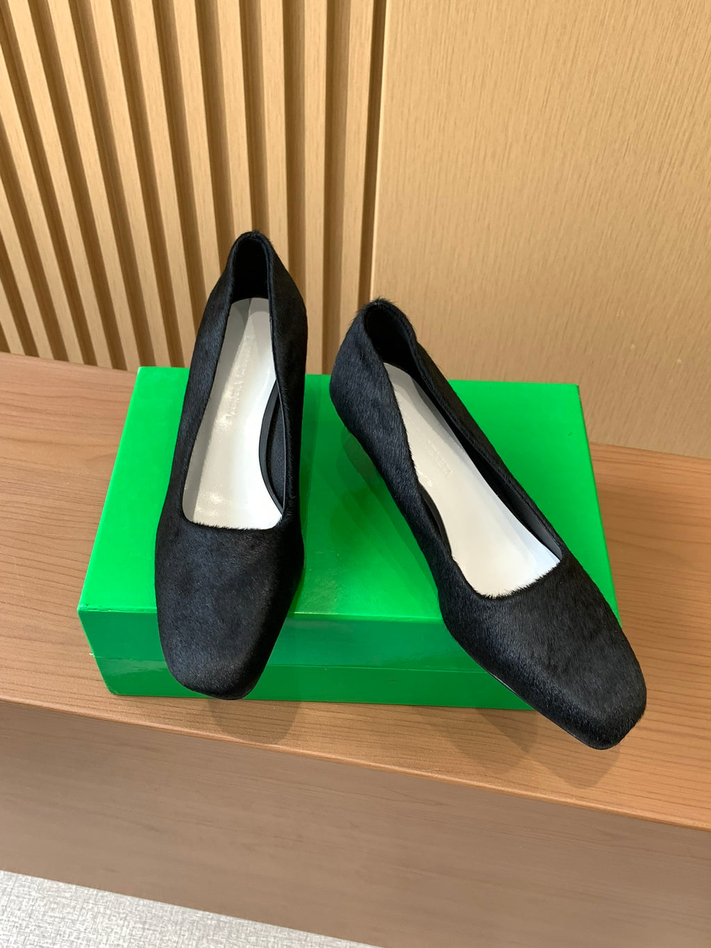 Bottega Veneta Rose Gold & Green Flats EU 35-39 - detail image 3
