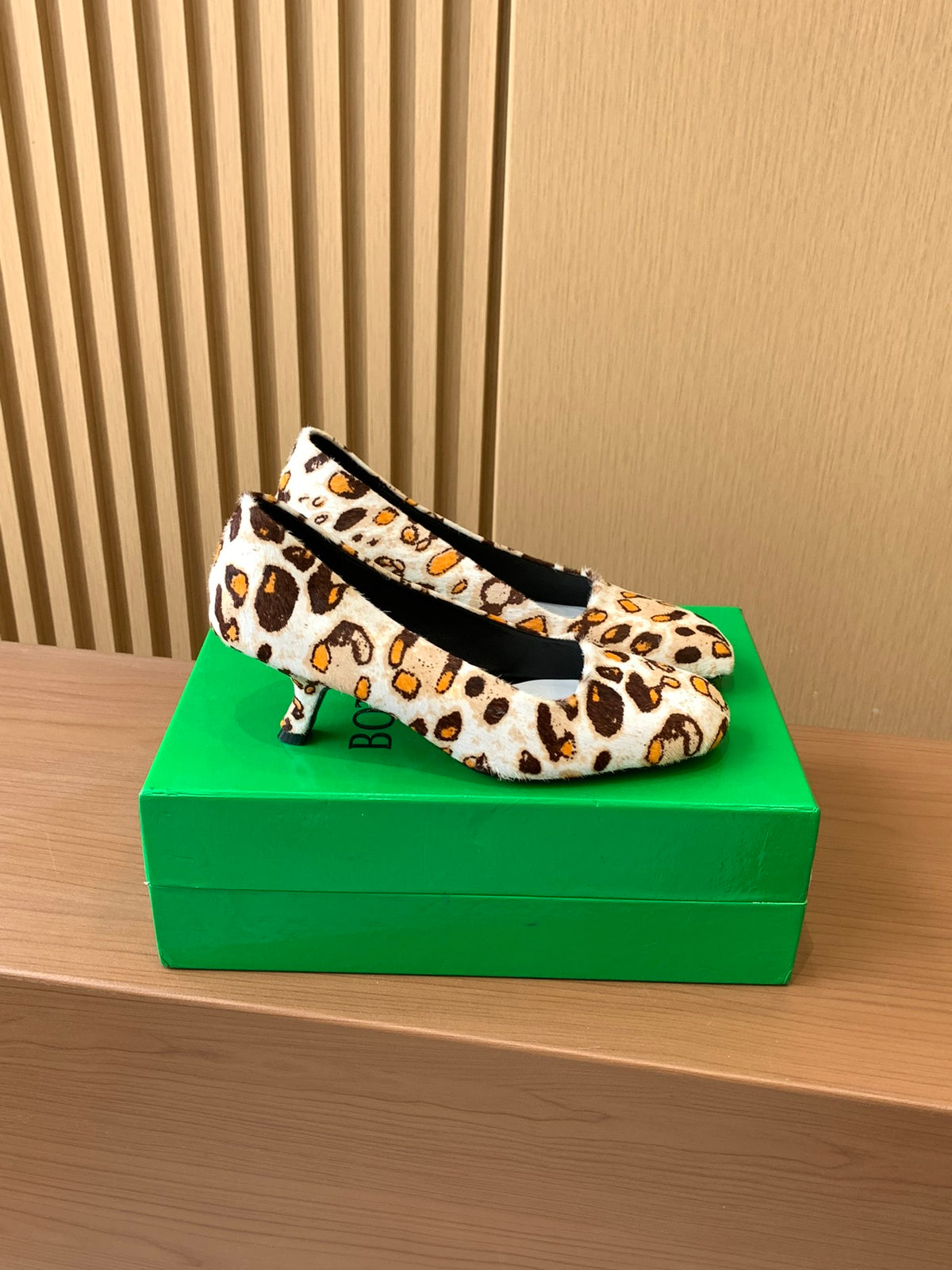 Bottega Veneta Rose Gold & Green Designer Shoes EU 35-39 - detail image 2