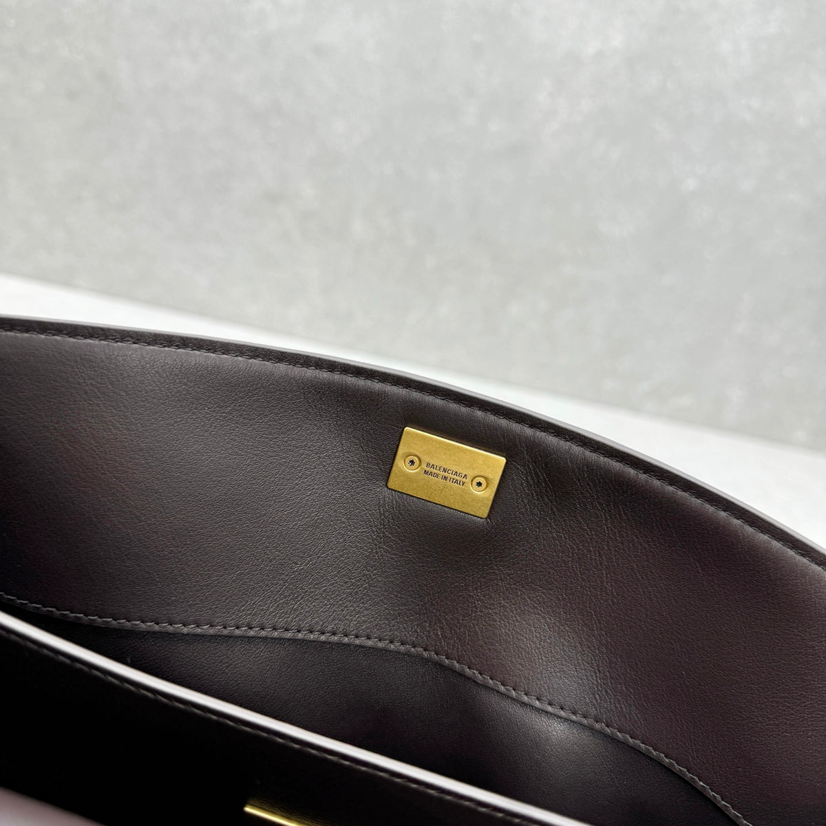 Balenciaga 92866MEDIUM Red & Black Designer Handbag - detail image 8