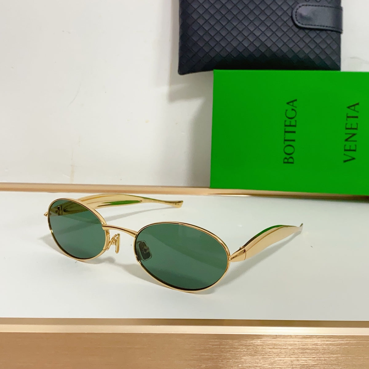 Bottega Veneta BV1386S Green & Rose Gold Designer Sunglasses - detail image 5