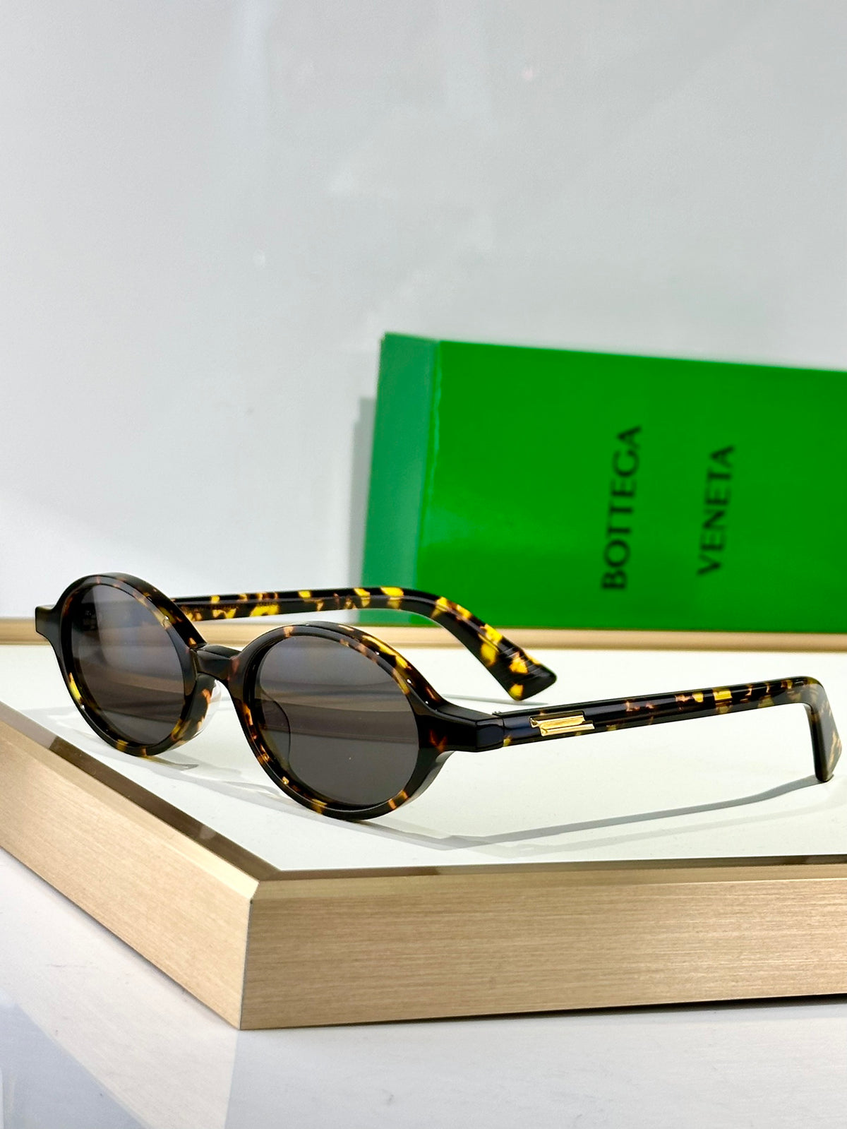 Bottega Veneta BV1388S Green Designer Sunglasses 47-19 mm