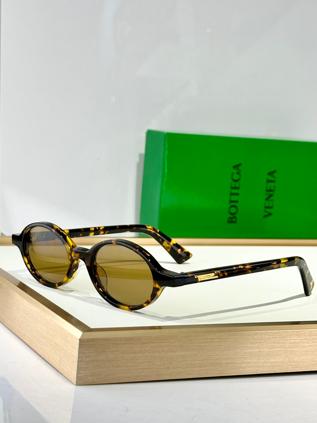 Bottega Veneta BV1388S Green Designer Sunglasses 47-19 mm - detail image 2