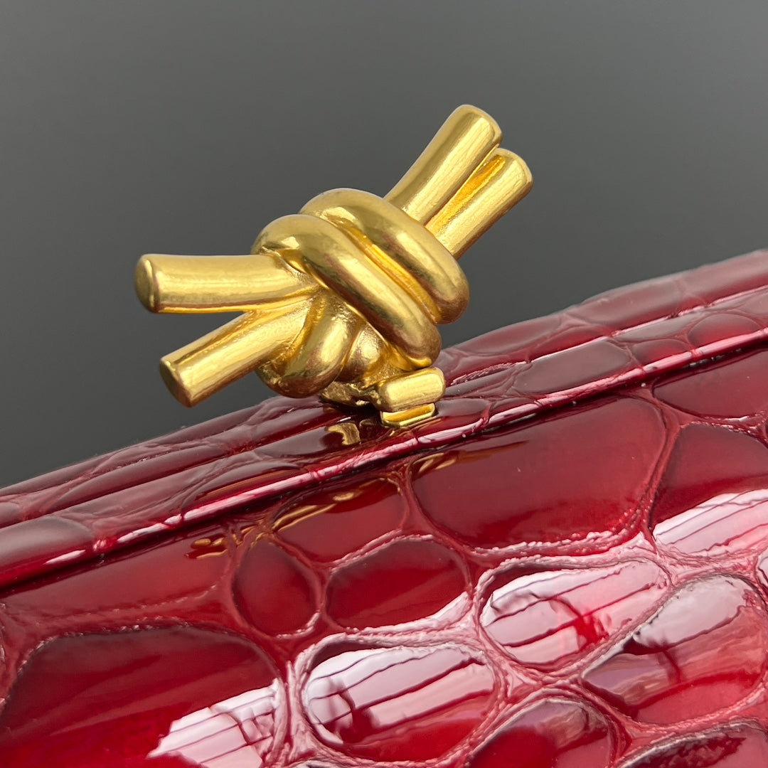 Bottega Veneta 20X12X5 Red Designer Handbag - detail image 5