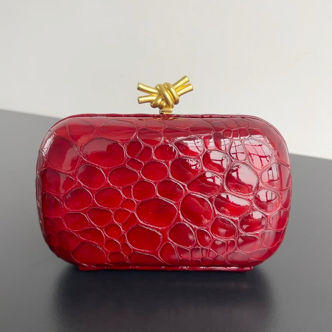 Bottega Veneta Red Designer Handbag Edition 33