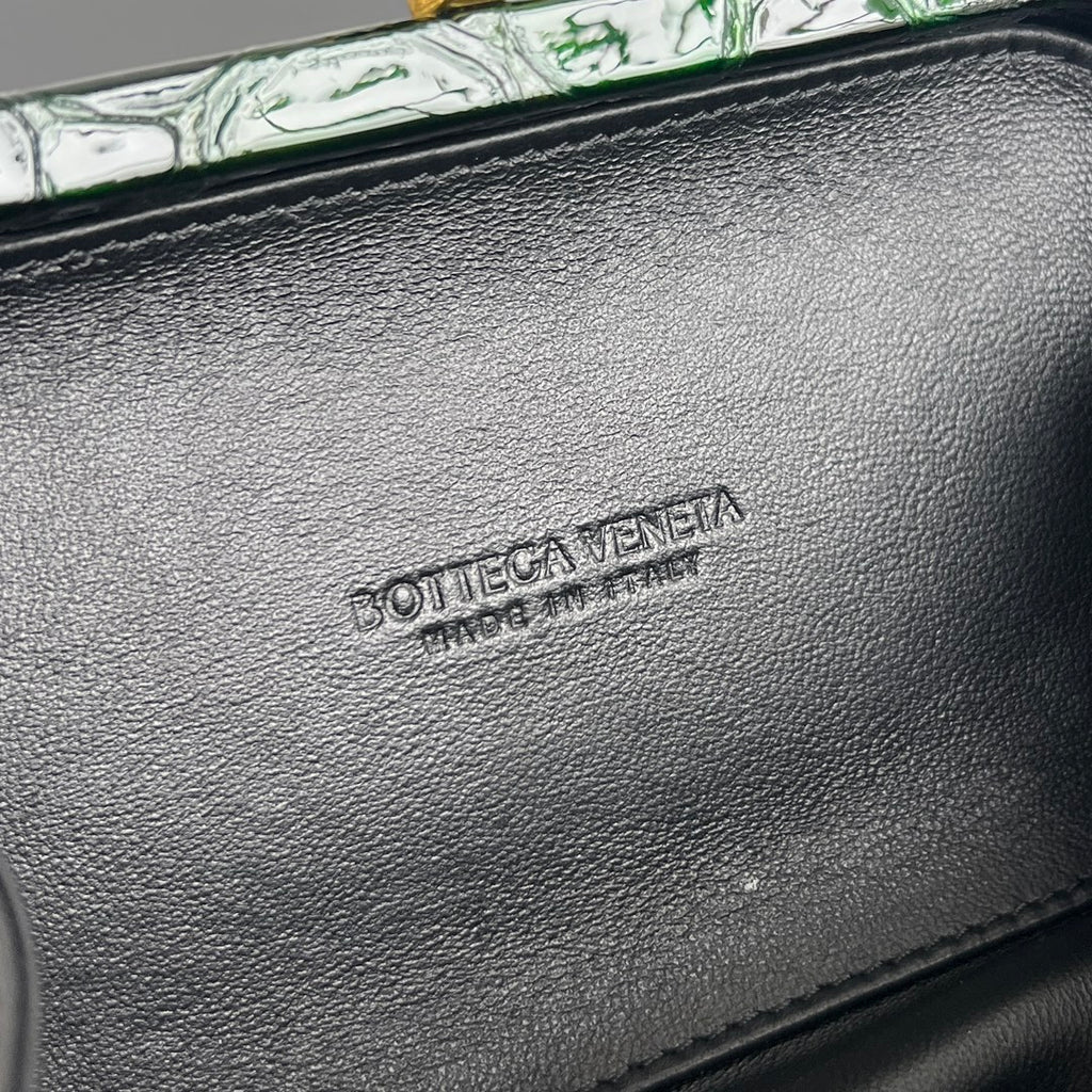 Bottega Veneta 20X12X5 Black & Green Designer Handbag - detail image 9