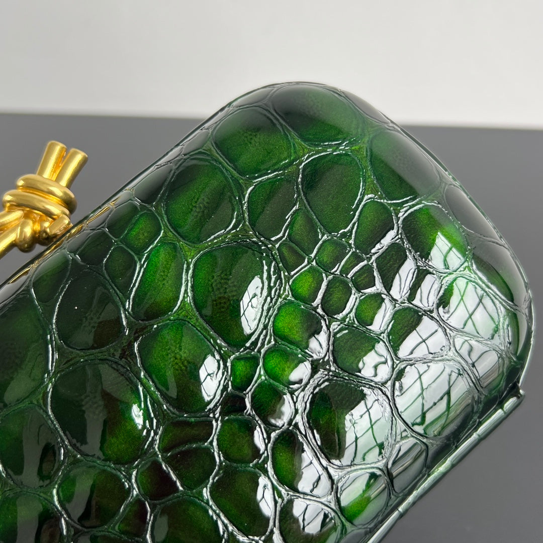 Bottega Veneta 20X12X5 Black & Green Designer Handbag - detail image 6