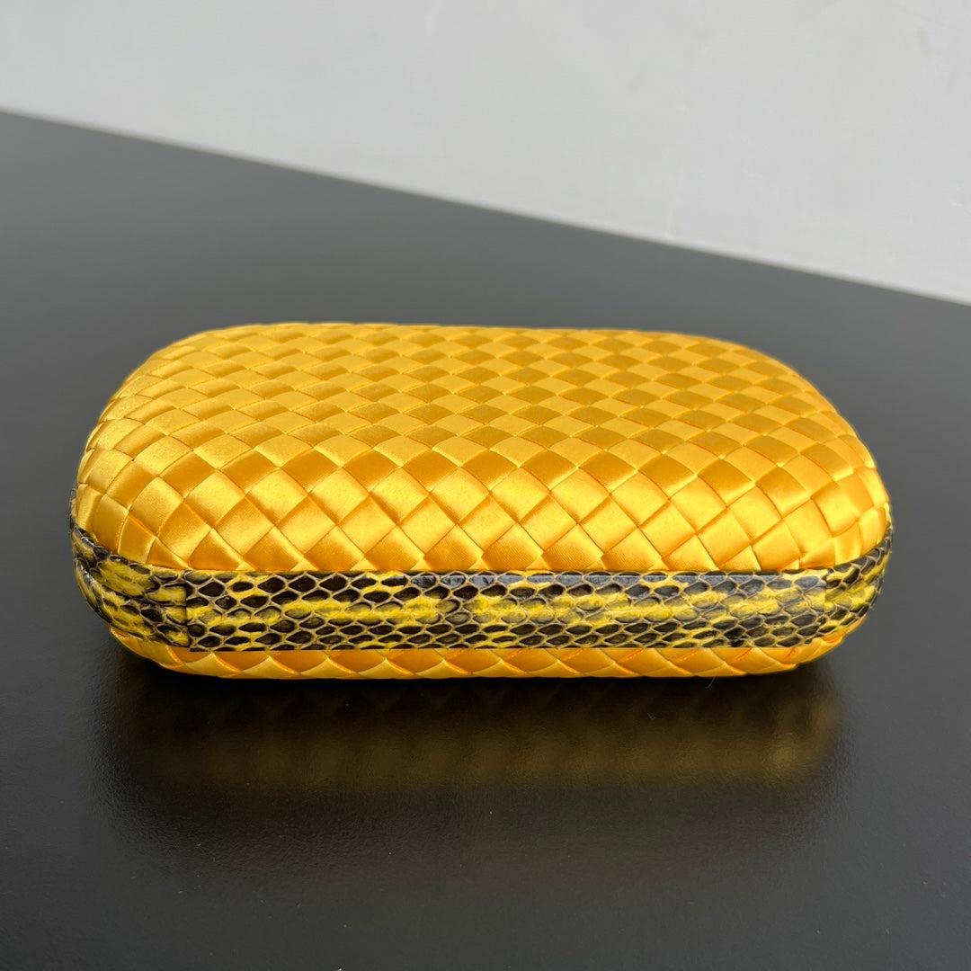 Bottega Veneta 20X12X5 Yellow Designer Handbag - detail image 3