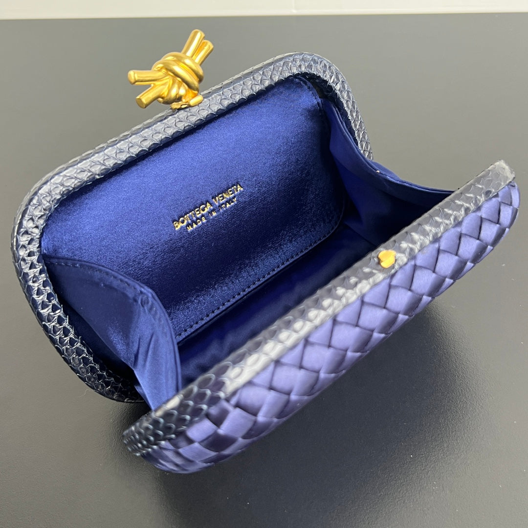 Bottega Veneta 20X12X5 Blue Designer Handbag Edition 2 - detail image 5