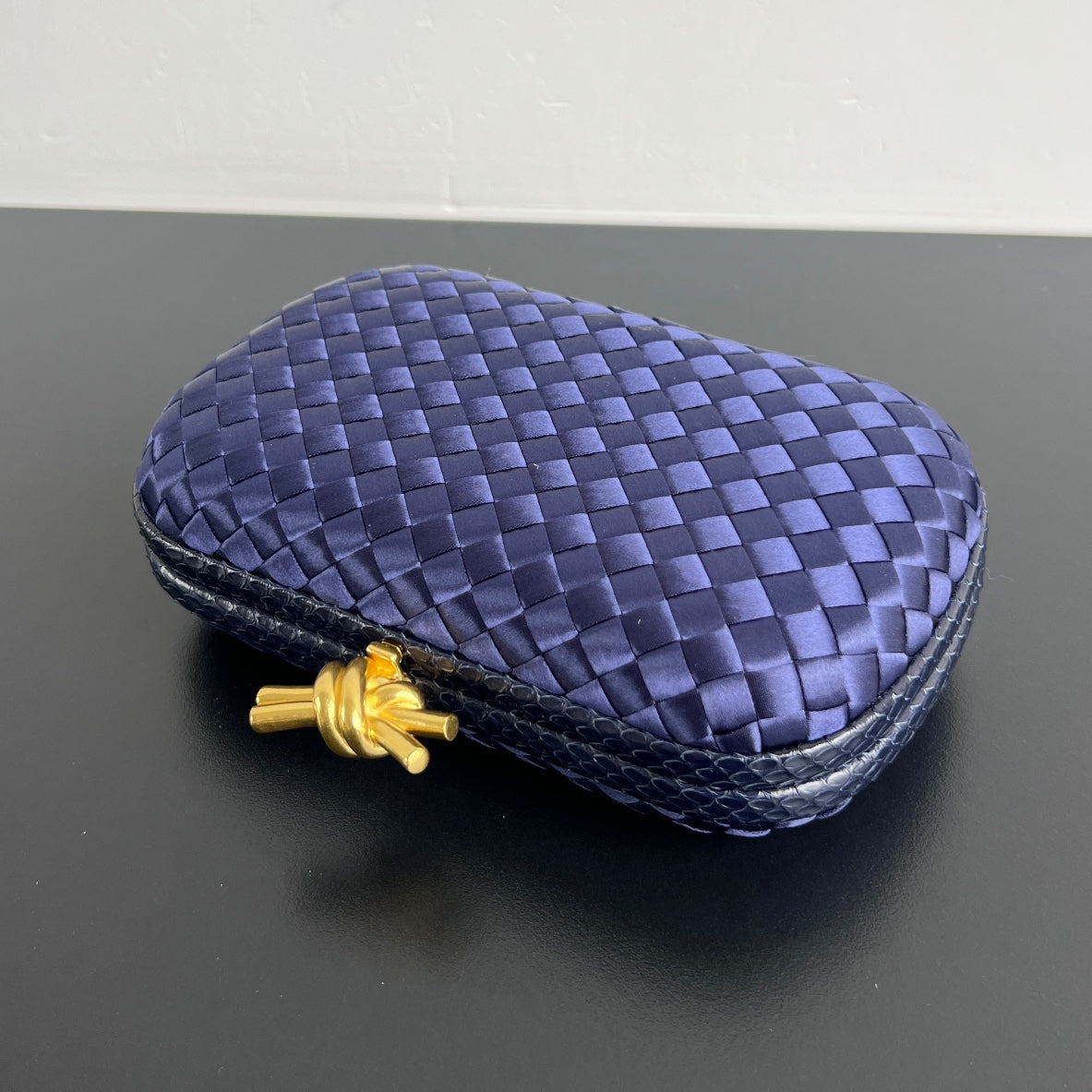 Bottega Veneta 20X12X5 Blue Designer Handbag Edition 2 - detail image 4