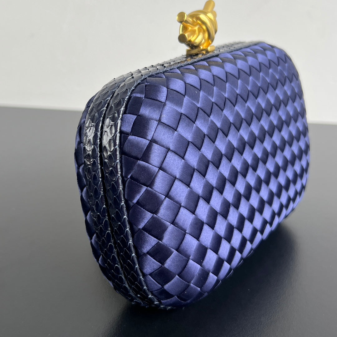 Bottega Veneta 20X12X5 Blue Designer Handbag Edition 2 - detail image 2