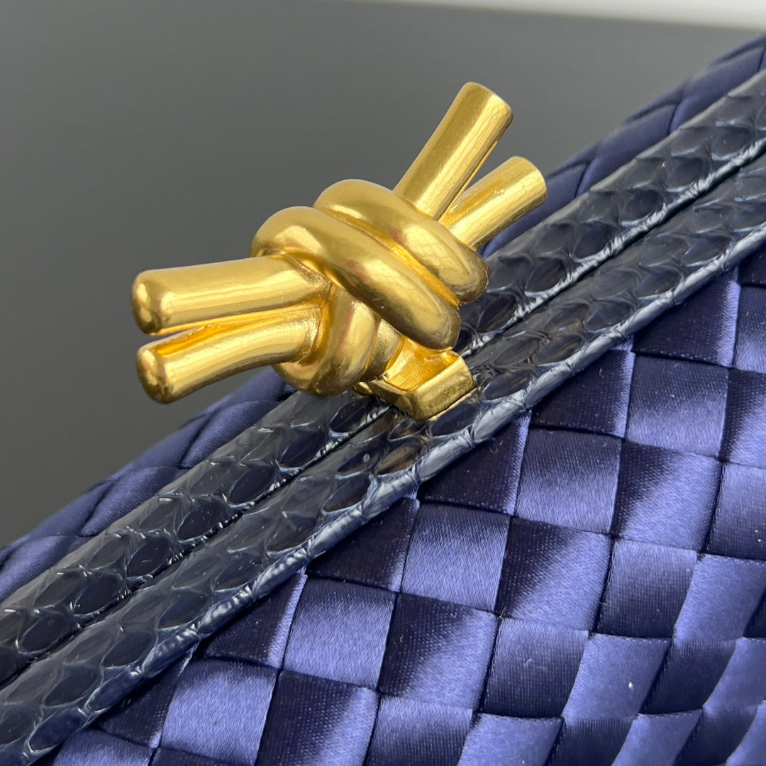 Bottega Veneta 20X12X5 Blue Designer Handbag Edition 2 - detail image 7