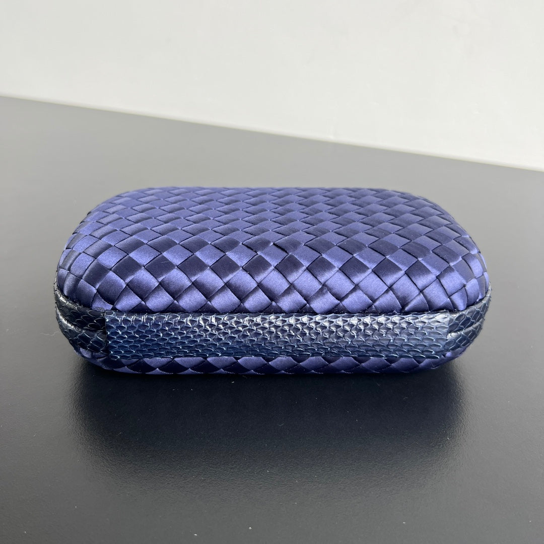 Bottega Veneta 20X12X5 Blue Designer Handbag Edition 2 - detail image 3