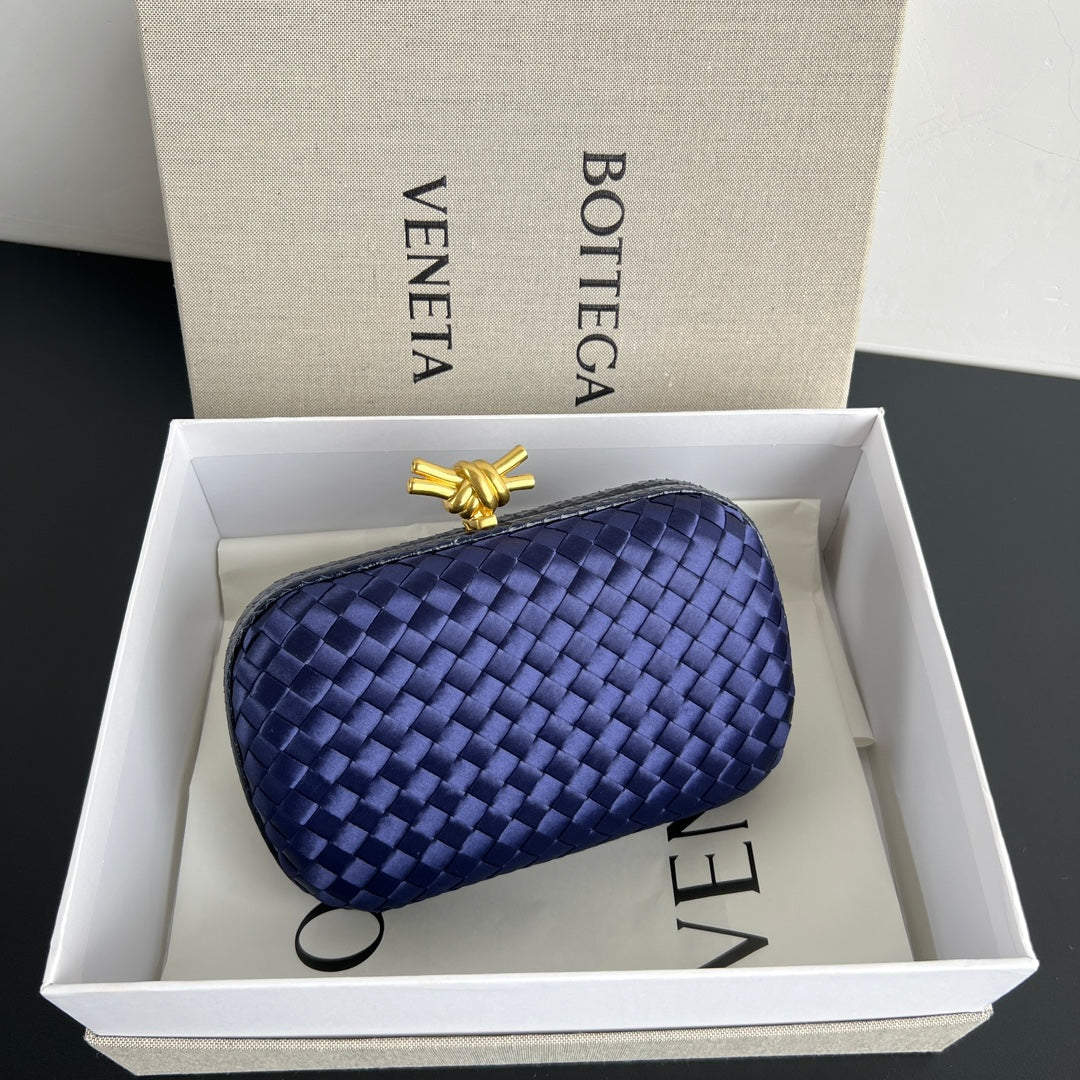 Bottega Veneta Blue Designer Handbag Edition 20