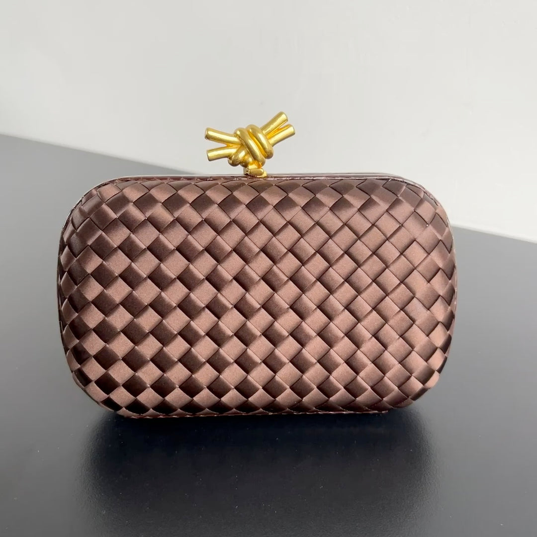 Bottega Veneta Red Designer Handbag Edition 41