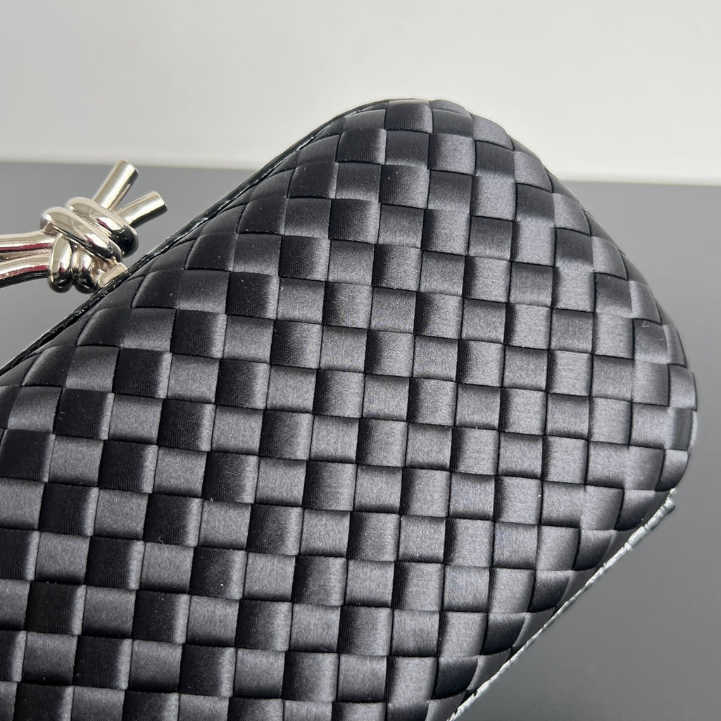Bottega Veneta 20X12X5 Black Designer Handbag Edition 2 - detail image 8