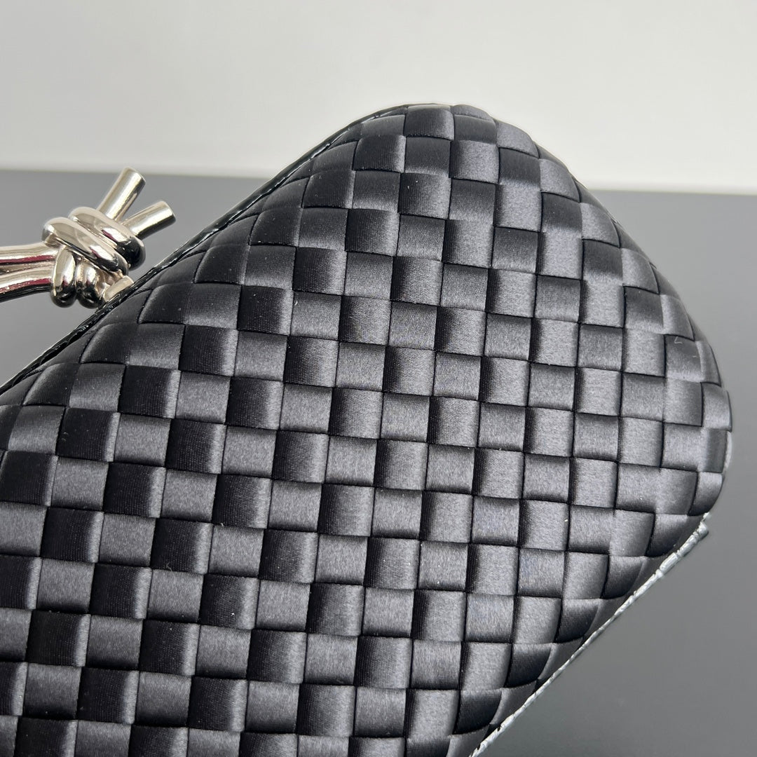 Bottega Veneta 20X12X5 Black Designer Handbag Edition 2 - detail image 8