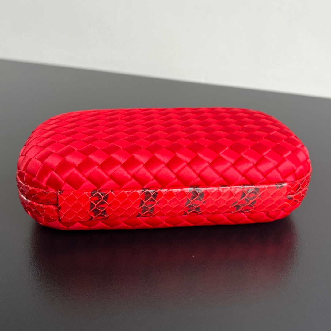 Bottega Veneta 20X12X5 Red Designer Handbag Edition 2 - detail image 3