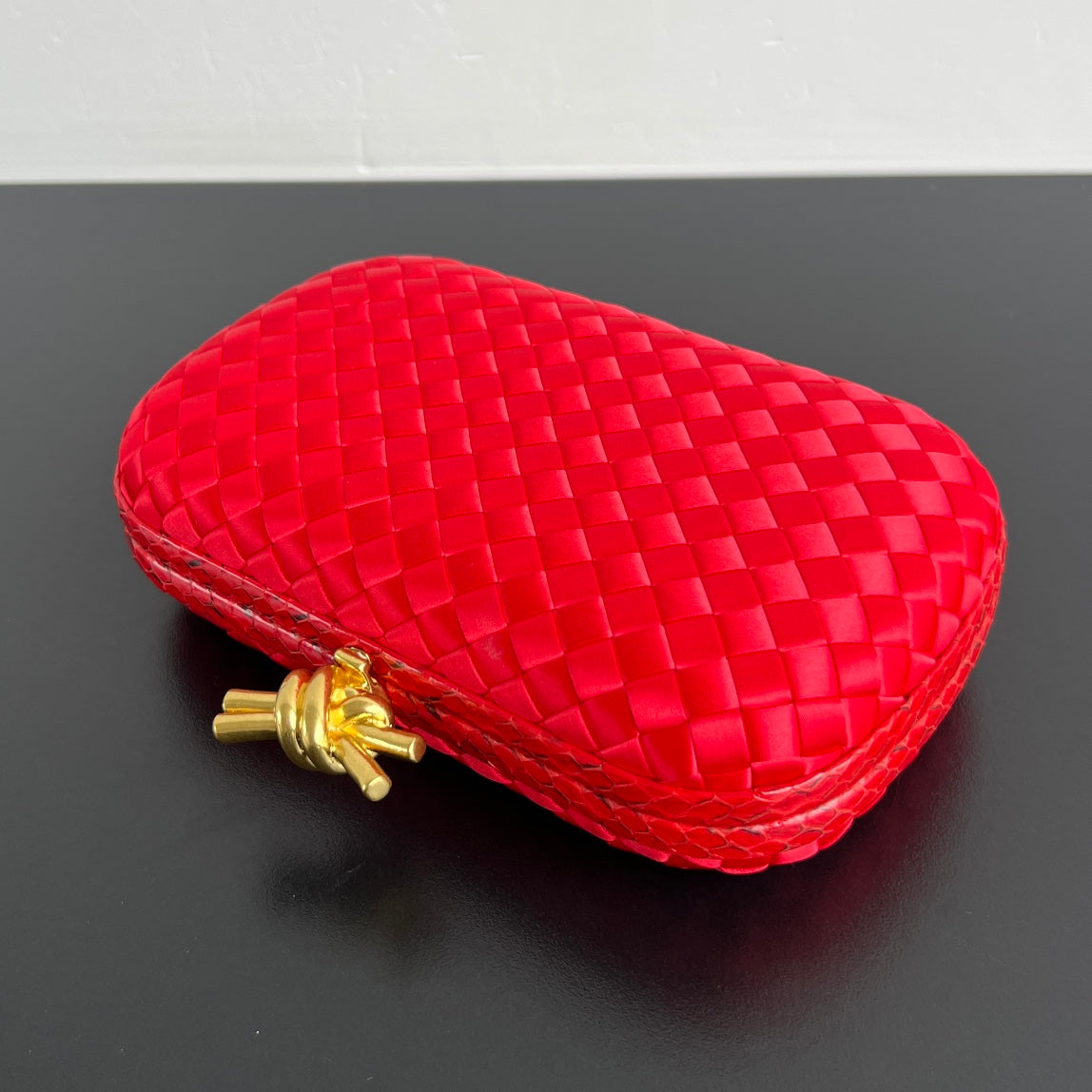 Bottega Veneta 20X12X5 Red Designer Handbag Edition 2 - detail image 4