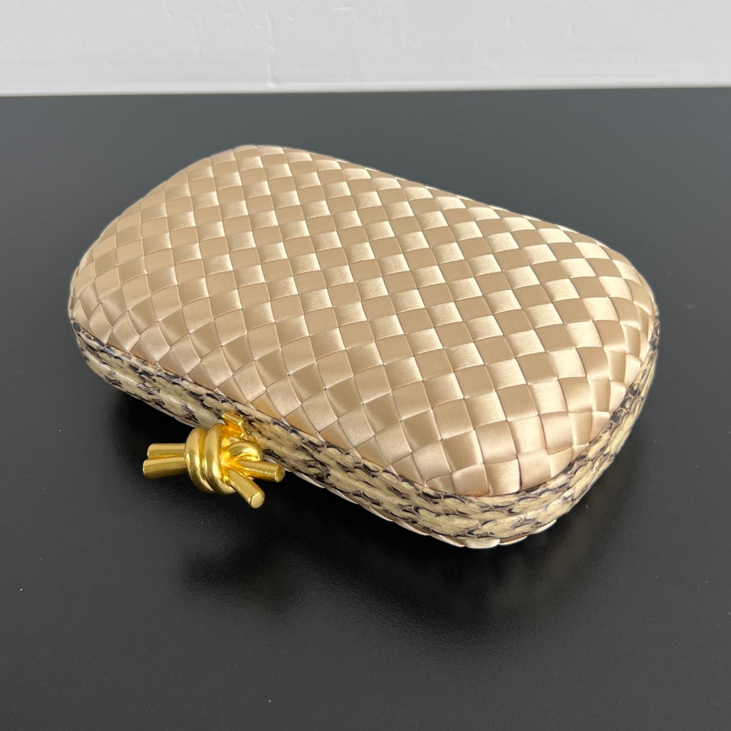 Bottega Veneta 20X12X5 Black & Rose Gold Designer Handbag - detail image 4
