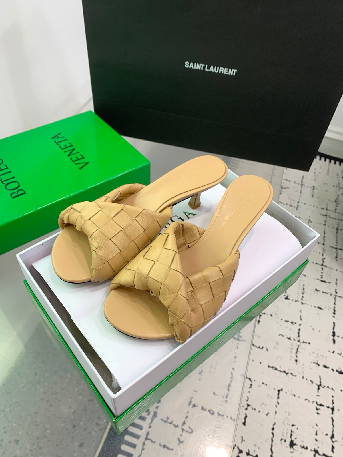 Bottega Veneta 40.41.42.43 Black & Rose Gold Slides EU 35-43 - detail image 3