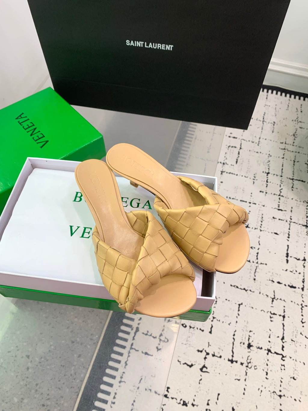 Bottega Veneta 40.41.42.43 Black & Rose Gold Slides EU 35-43 - detail image 2