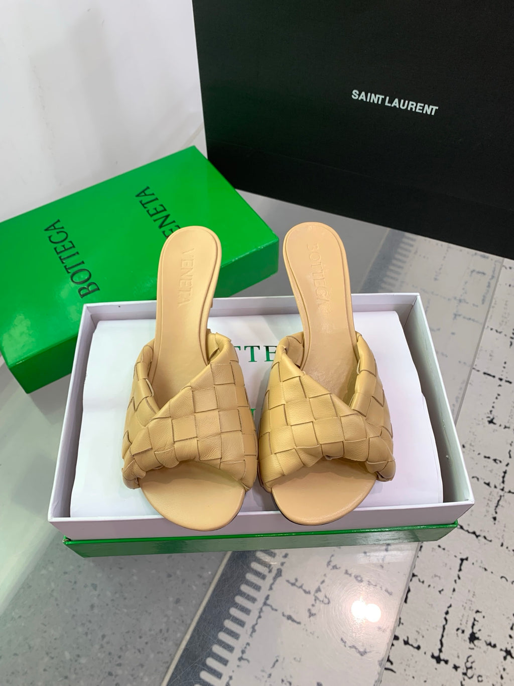 Bottega Veneta 40.41.42.43 Black & Rose Gold Slides EU 35-43