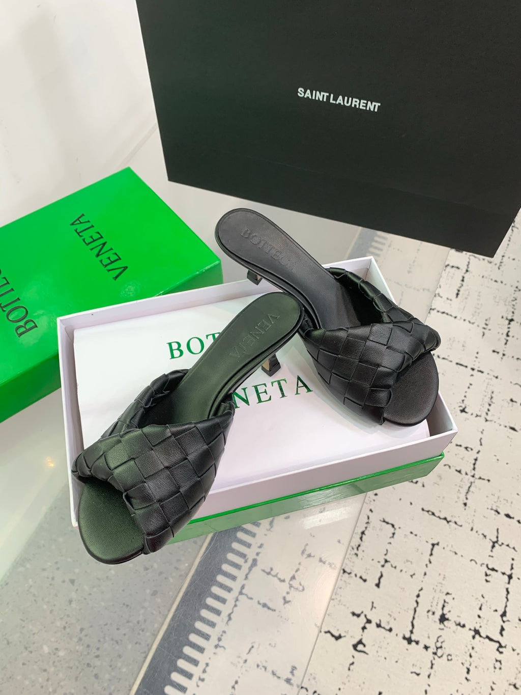 Bottega Veneta 40.41.42.43 Black Slides EU 35-43 - detail image 5