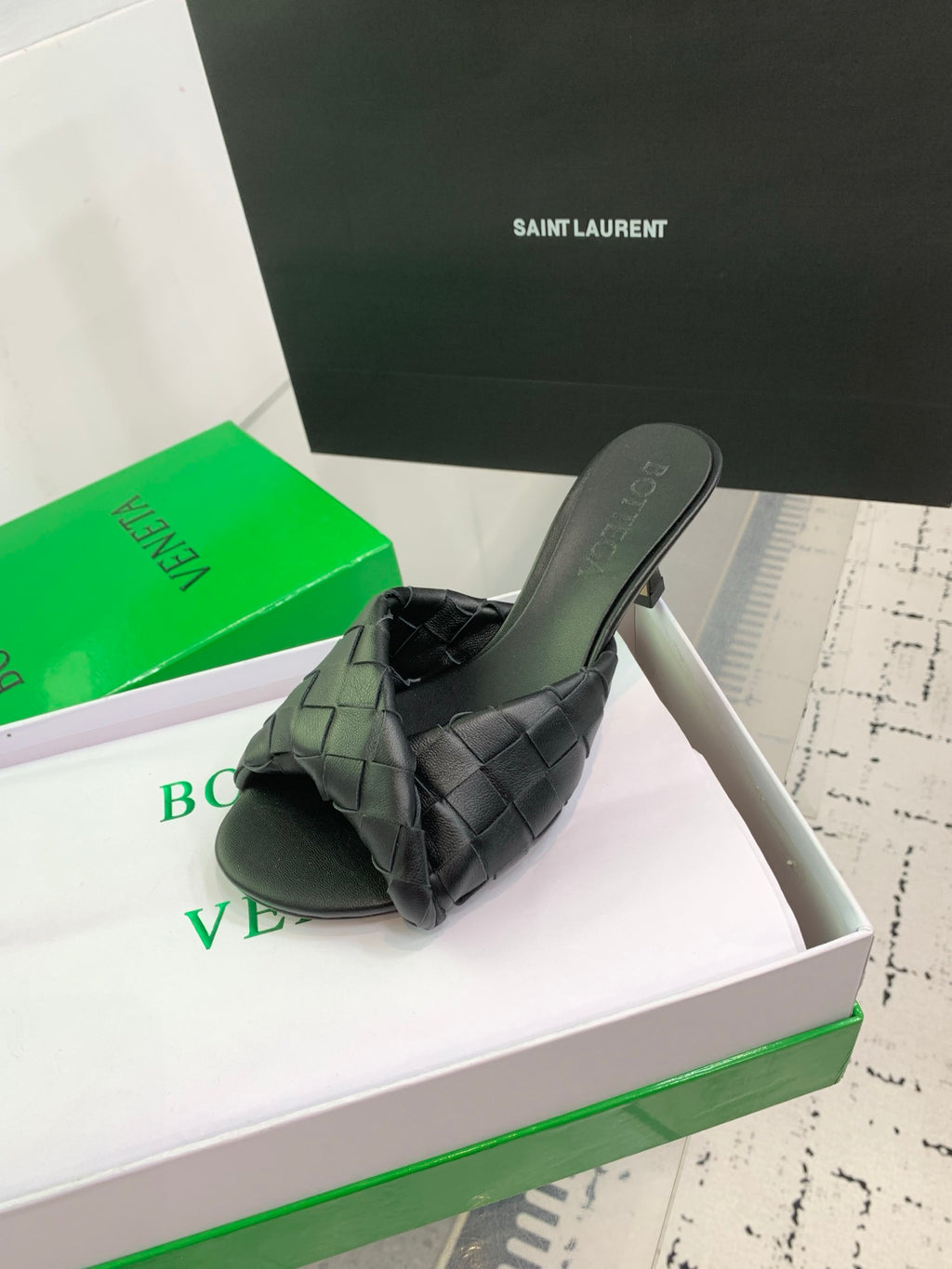 Bottega Veneta 40.41.42.43 Black Slides EU 35-43 - detail image 6