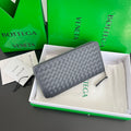 Bottega Veneta Green Designer Wallet Edition 19
