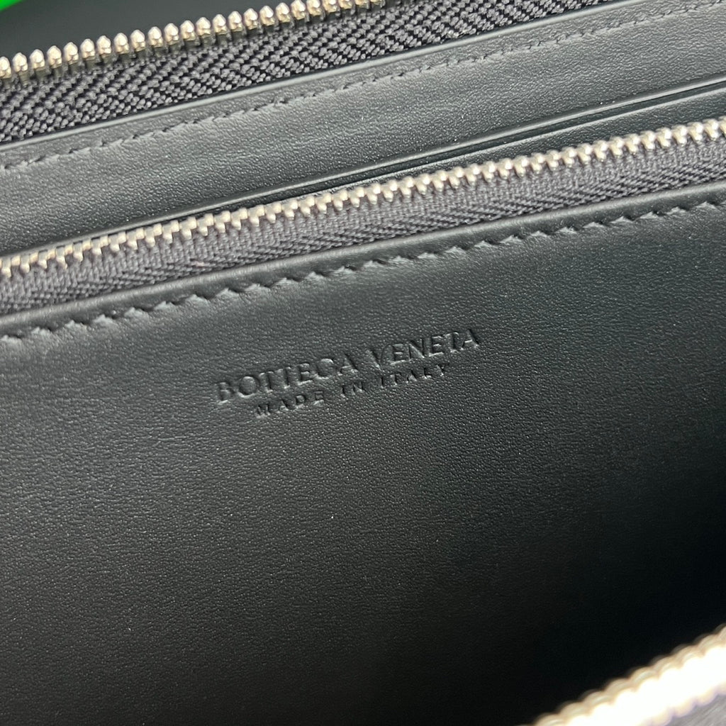 Bottega Veneta 19X10X2 Black & Green Designer Wallet - detail image 8