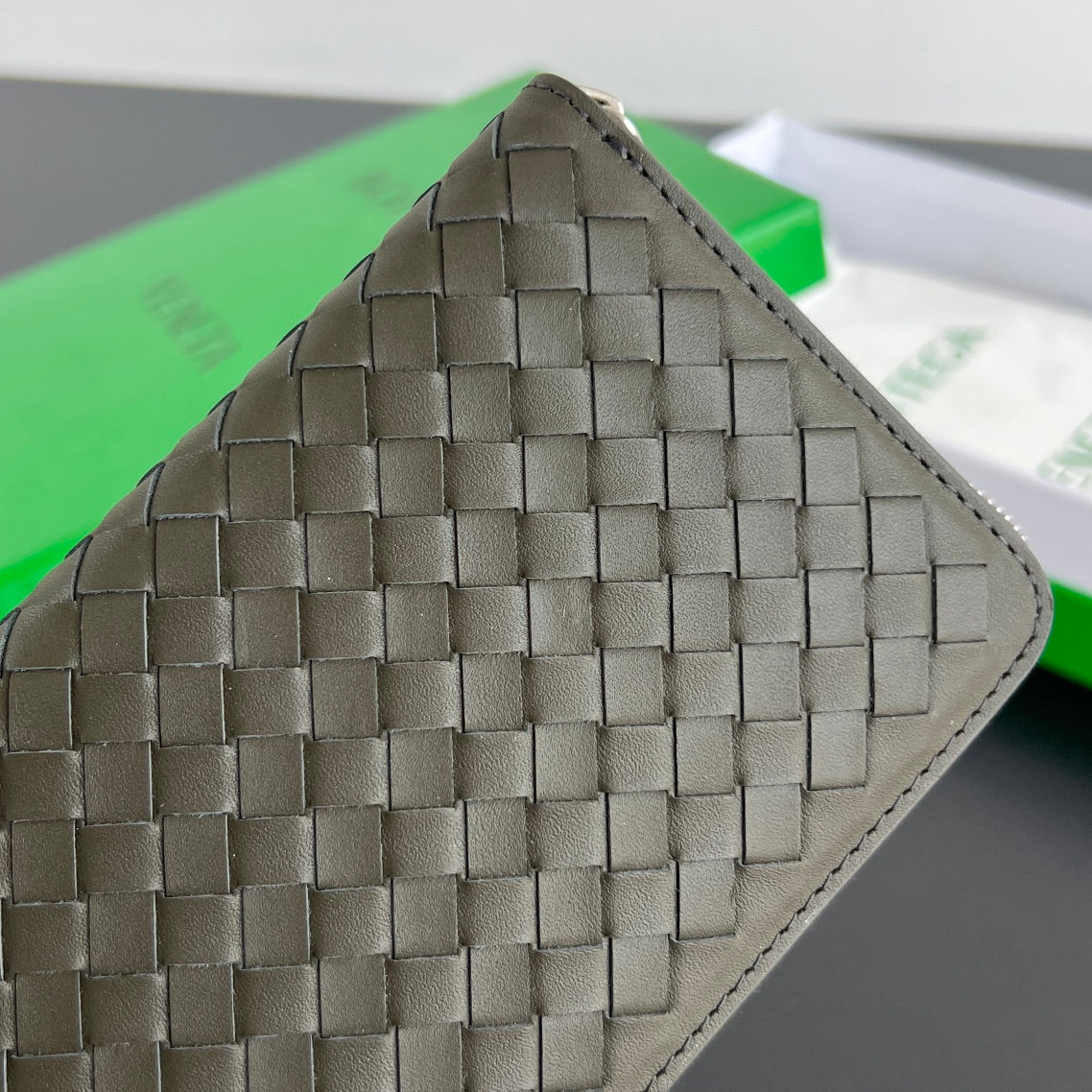 Bottega Veneta 19X10X2 Black & Green Designer Wallet Edition 2 - detail image 9