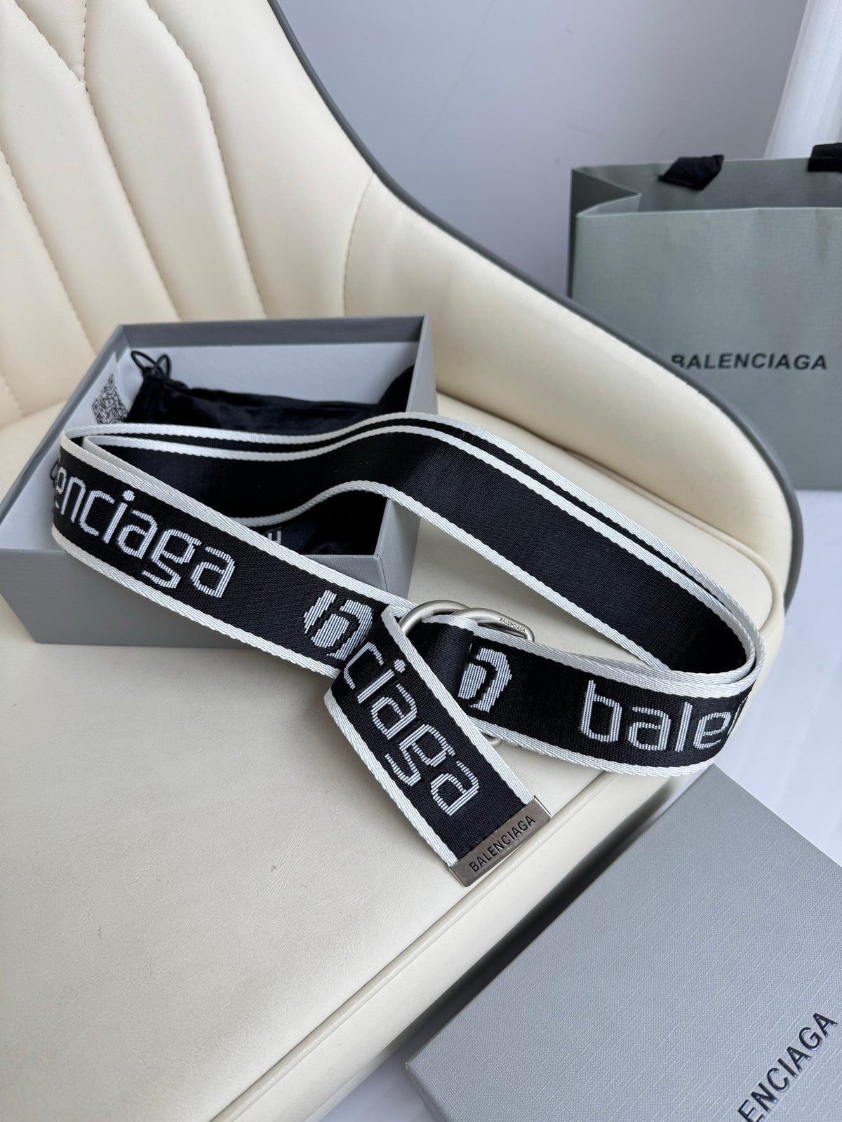 Balenciaga 7944852AA381090 Black & White Designer Belt - detail image 2