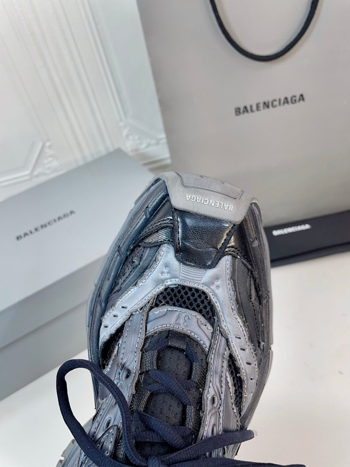 Balenciaga Red & Black Sneakers EU 35-46 - detail image 9