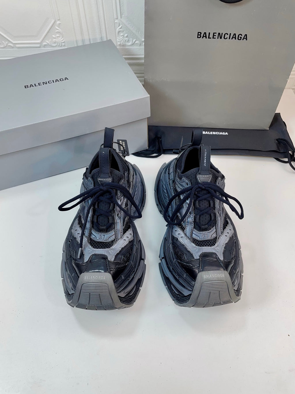 Balenciaga Red & Black Sneakers EU 35-46 - detail image 4