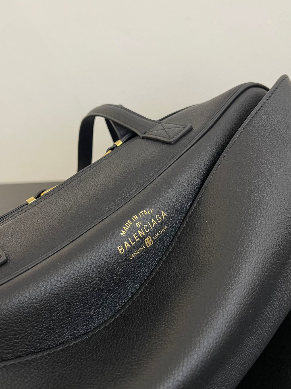 Balenciaga CM6310 Black & Red Clutch Bag - detail image 3