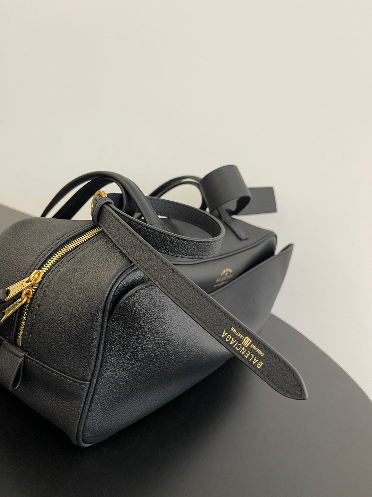 Balenciaga CM6310 Black & Red Clutch Bag - detail image 5