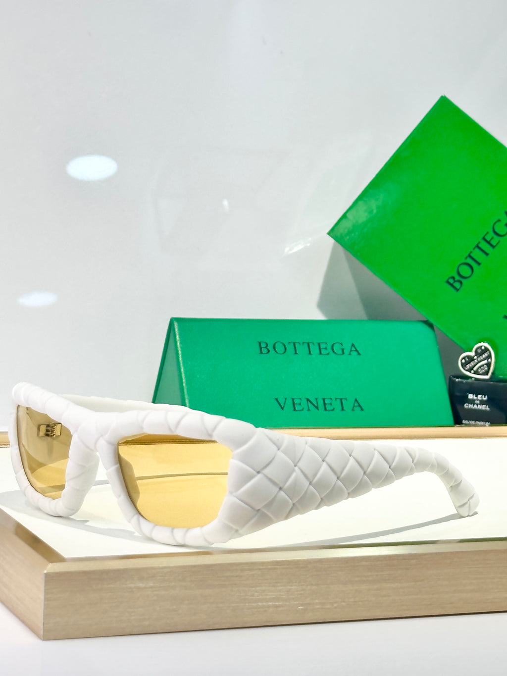 Bottega Veneta BV1303S Green Designer Sunglasses 56-19 mm - detail image 5